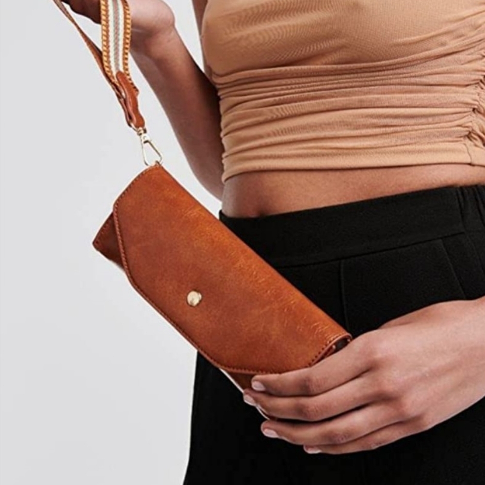 Moda Luxe Wristlet Bag